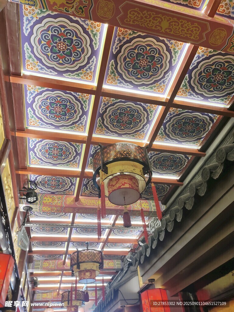 中式古建筑精美木质天花板