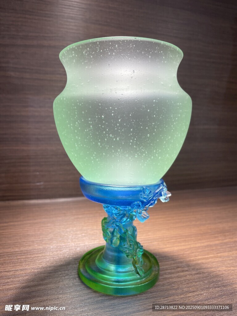 彩色琉璃花瓶