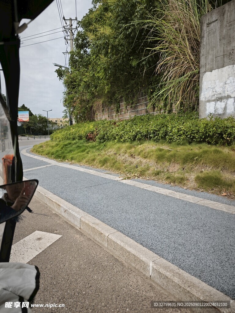 骑行视角下的乡间道路