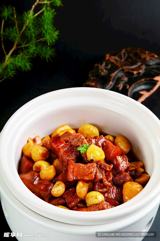 板栗红烧肉