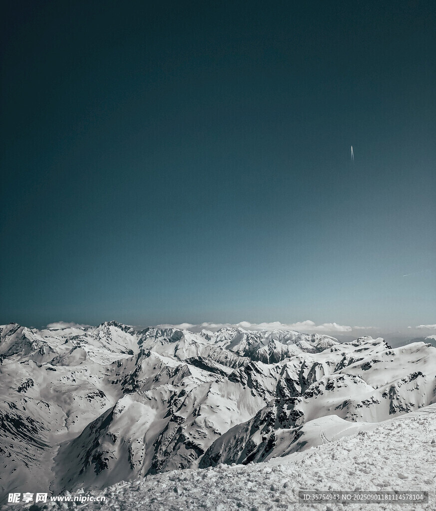 雪山壮丽景观