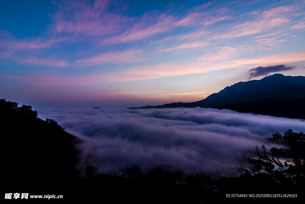 山间云海日出美景