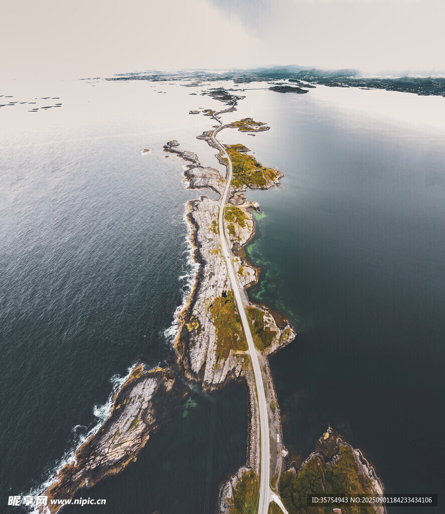 海上蜿蜒大桥景观