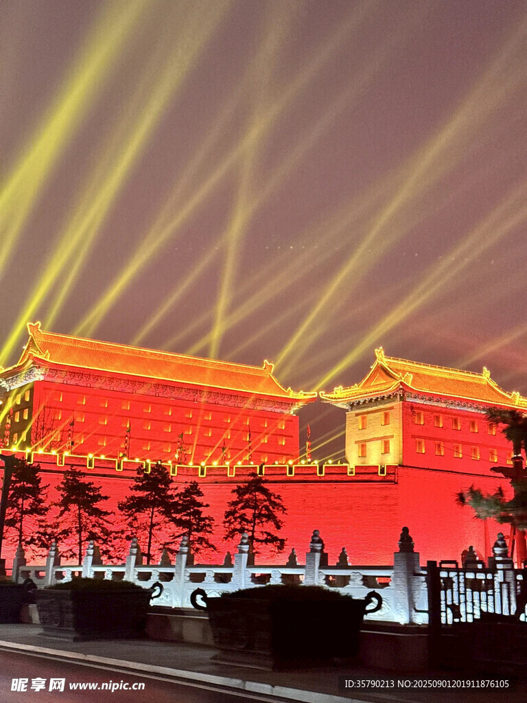 故宫夜景灯光秀璀璨夺目
