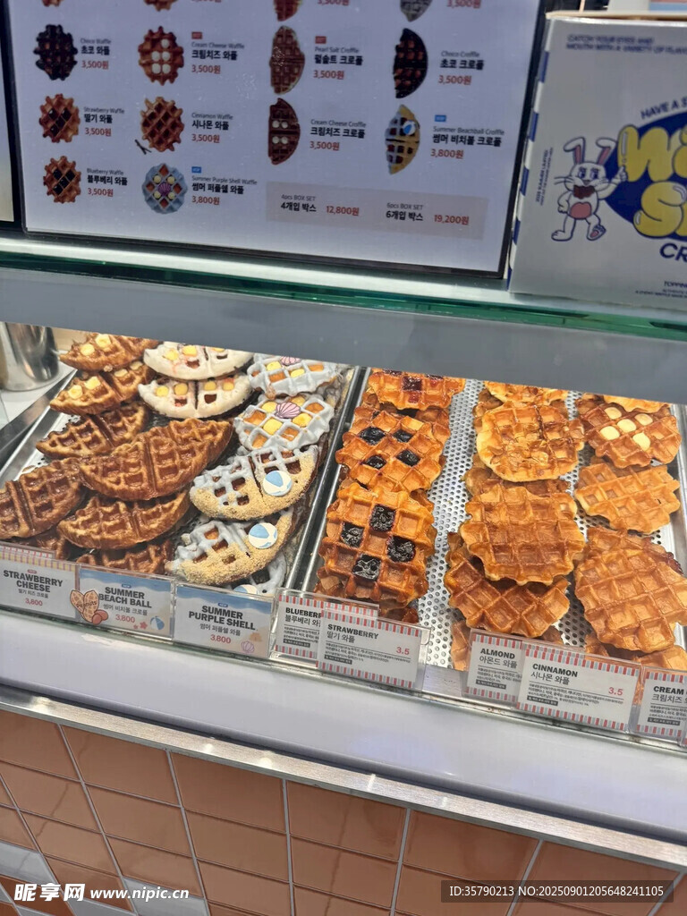 多样美味饼干陈列展示