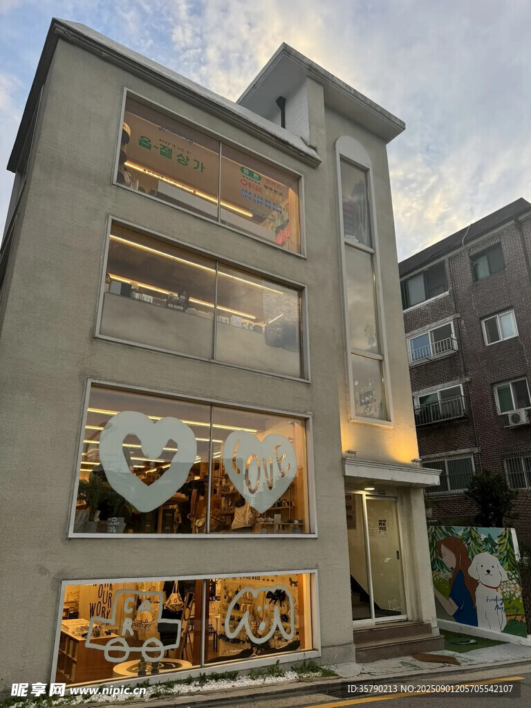 时尚店铺外观展示