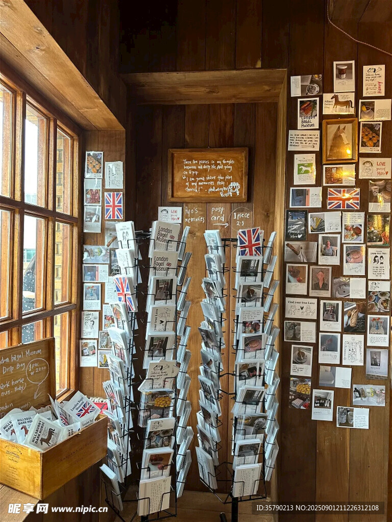 室内明信片陈列架展示