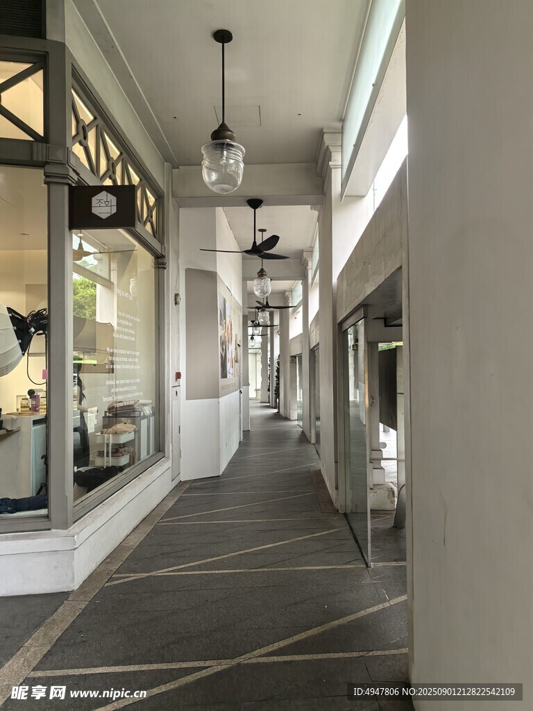 时尚店铺走廊 精致氛围 街拍