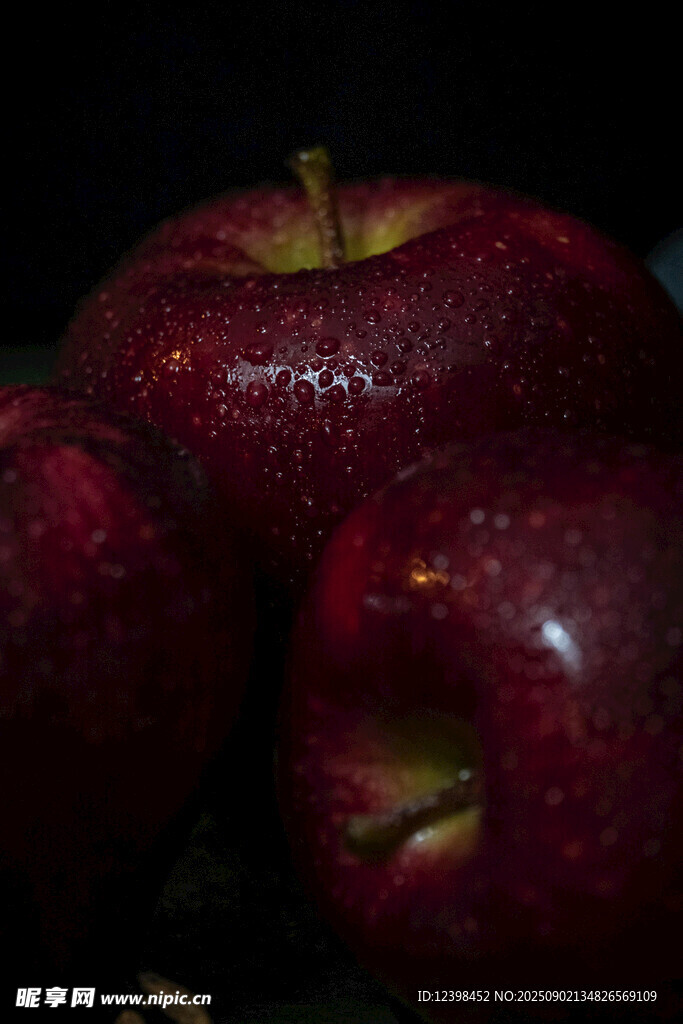 新鲜红苹果特写