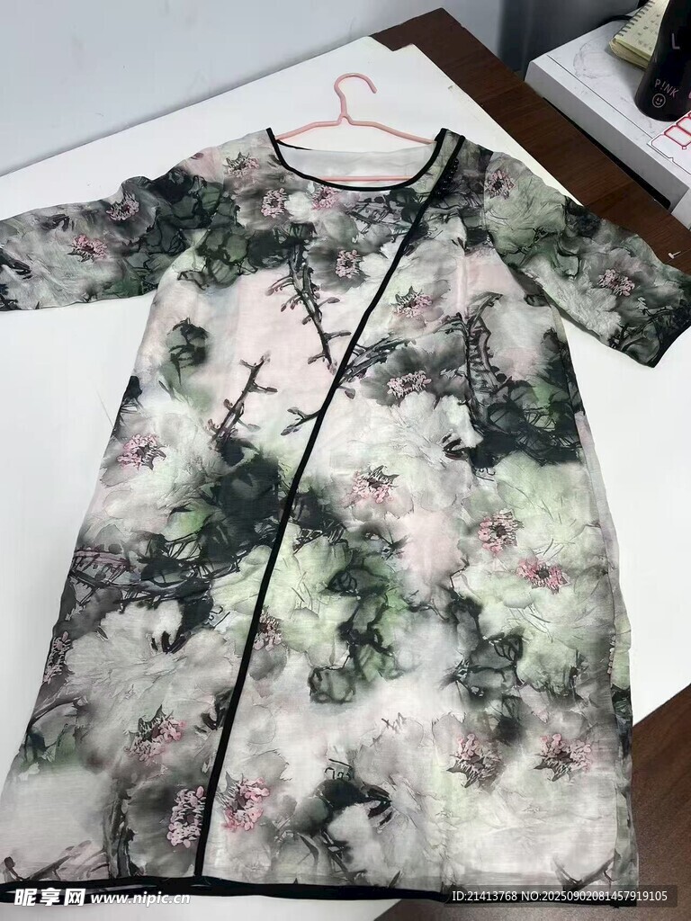 中式印花短袖上衣展示