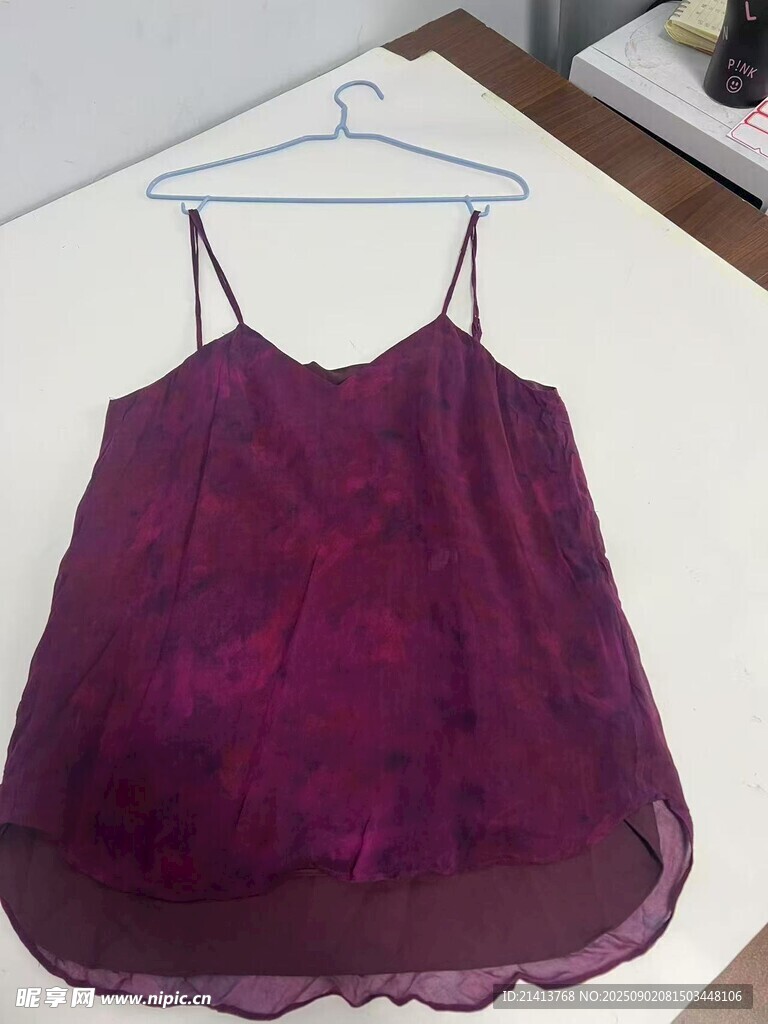 紫色吊带蕾丝上衣展示