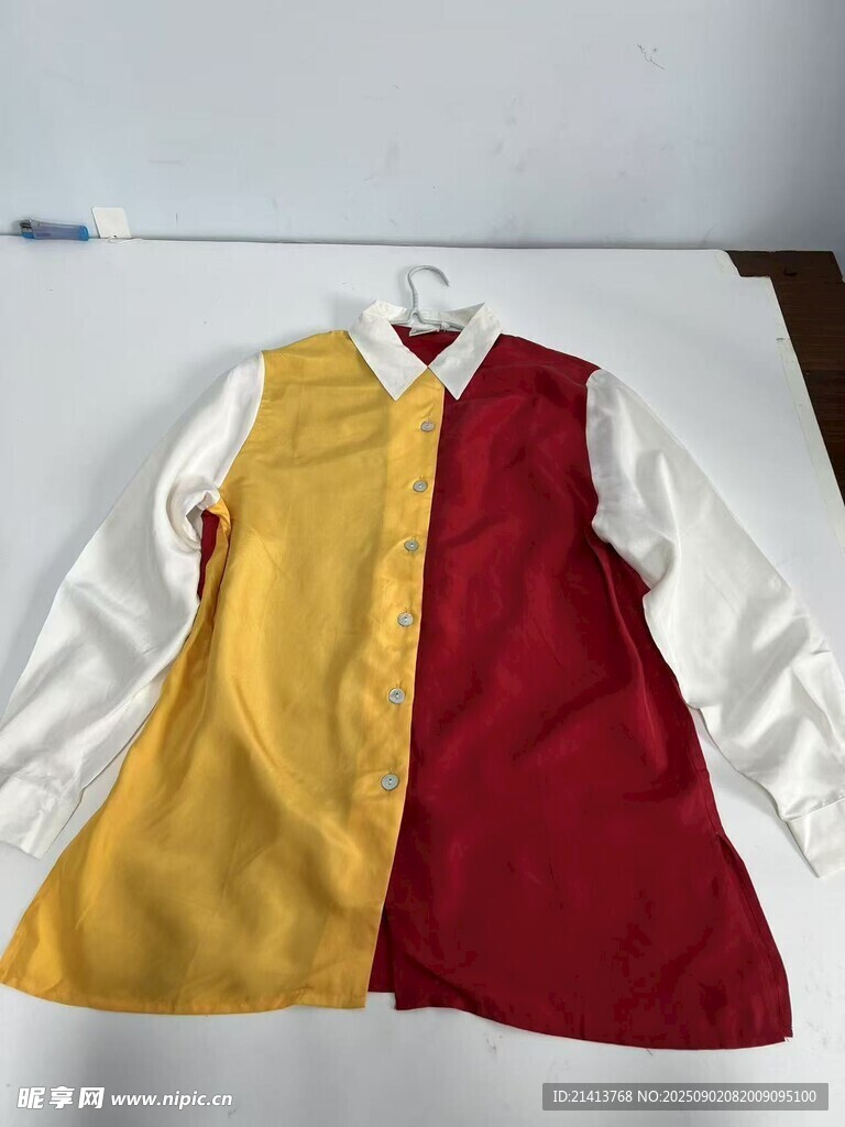 双色拼接长袖上衣