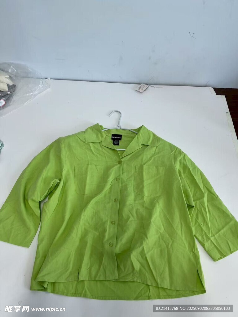 绿色中袖上衣展示