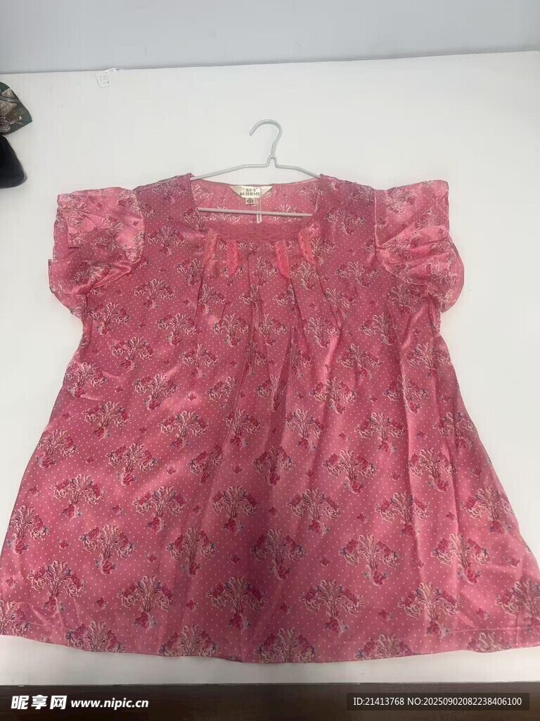 粉色碎花女童短袖连衣裙