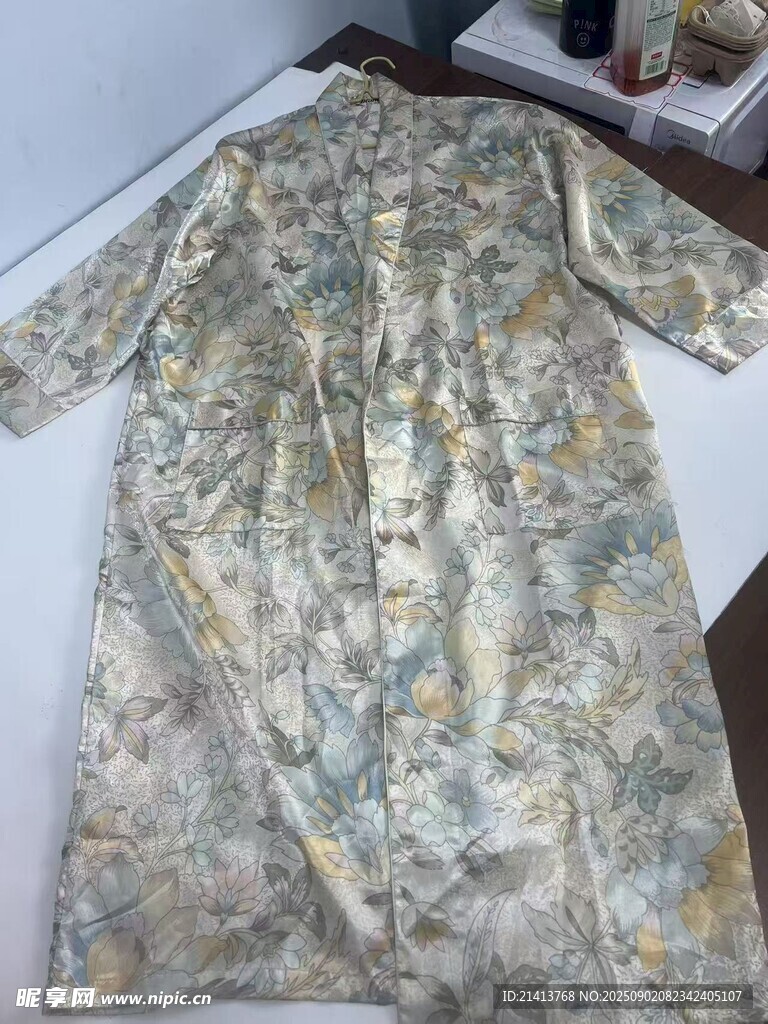 复古花纹短袖连衣裙