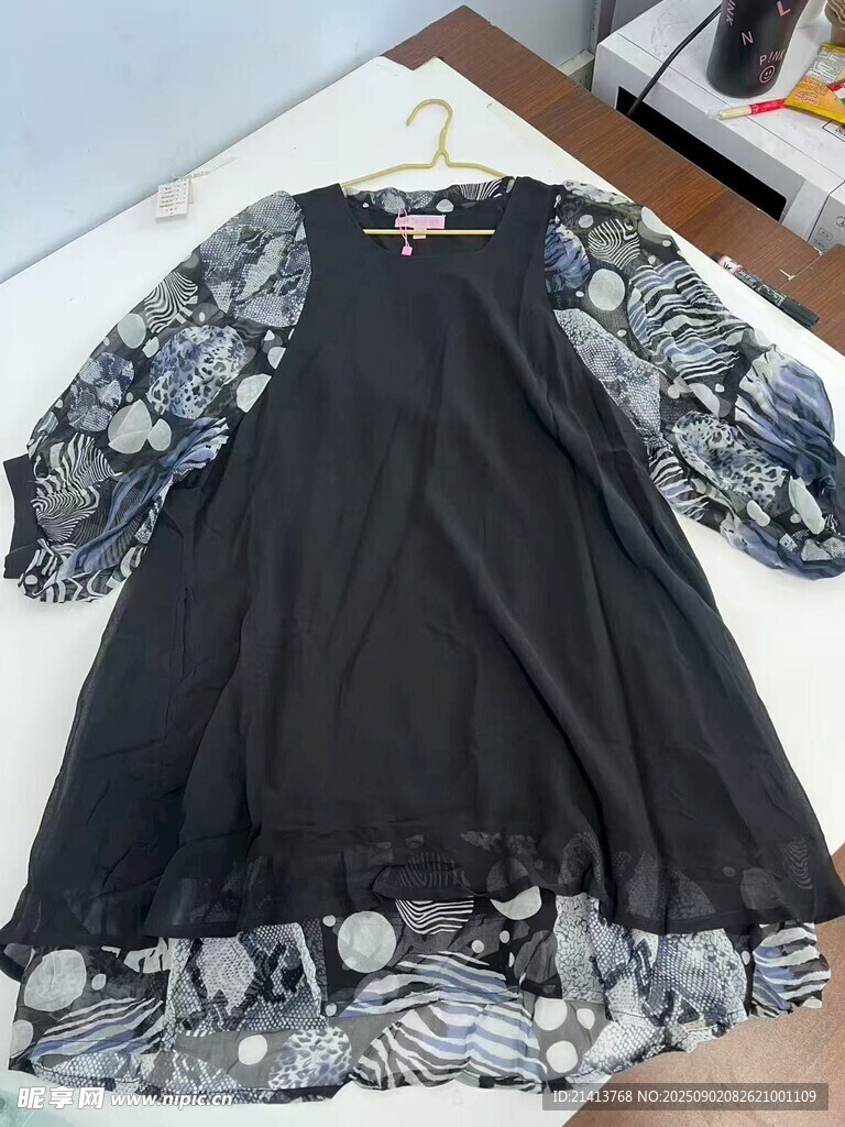 复古印花黑色长袖连衣裙