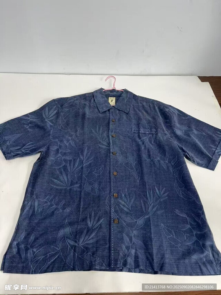 蓝色花纹短袖上衣展示