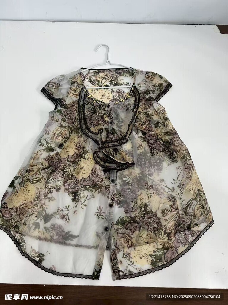 印花短袖上衣展示