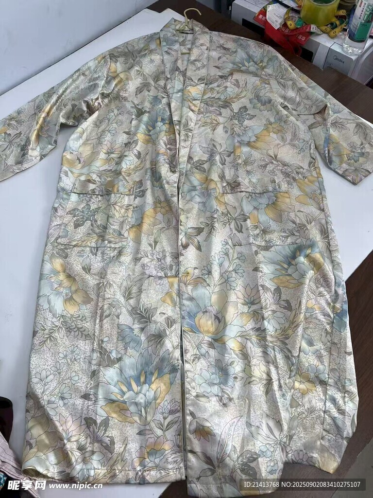 复古花纹短袖衬衫展示