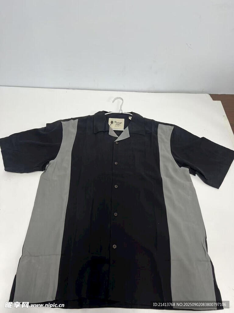 黑白拼接短袖衬衫