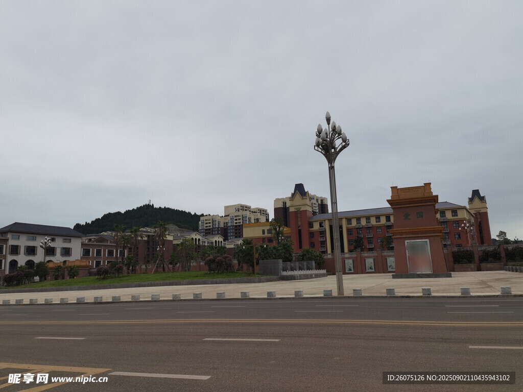 城市街景中的特色建筑