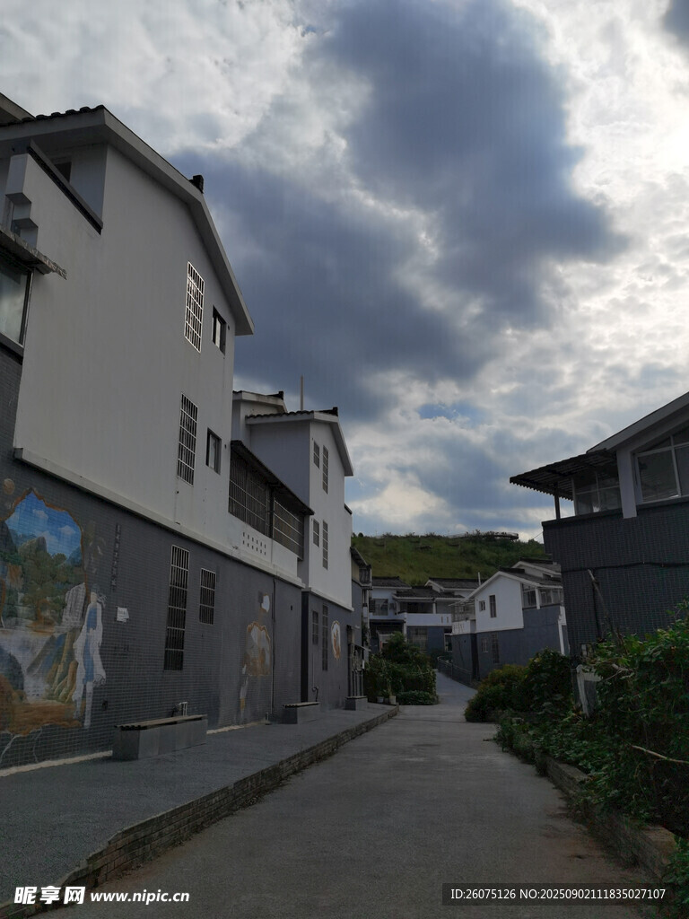 宁静小巷与特色民居景观