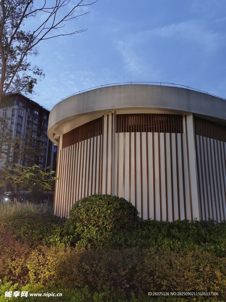 现代风格户外圆形建筑