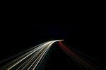 公路夜间光轨梦幻景象