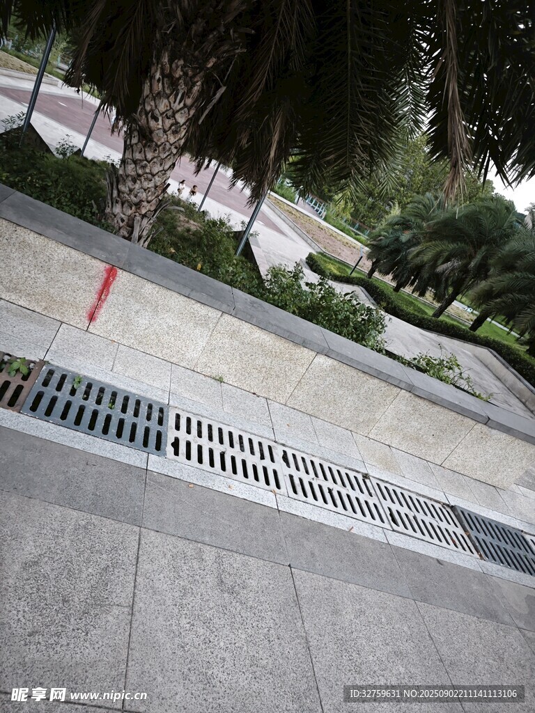 户外地面排水口设施