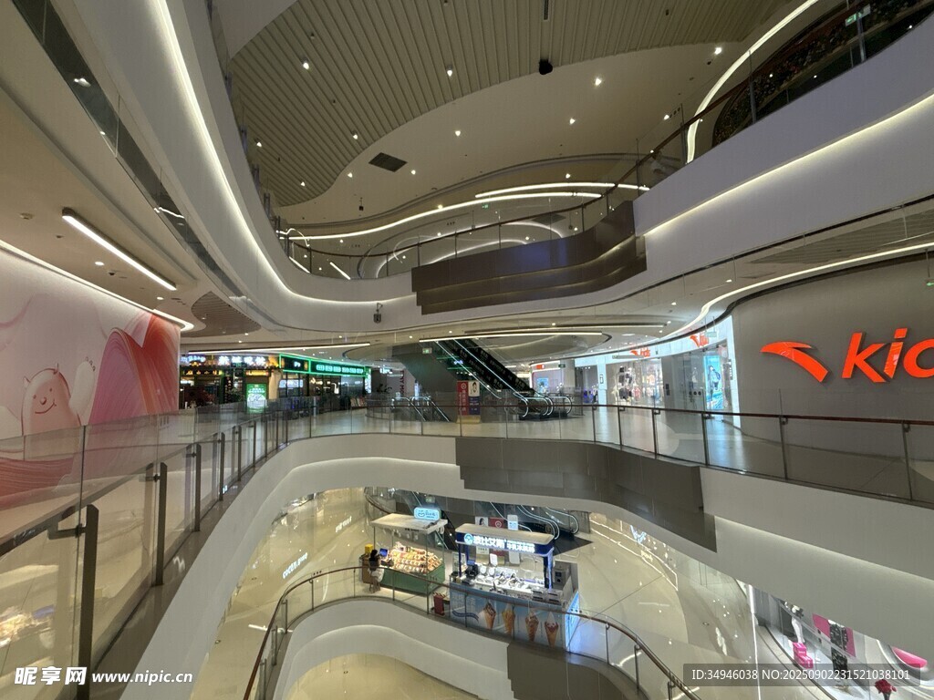 现代商场内部空间景观