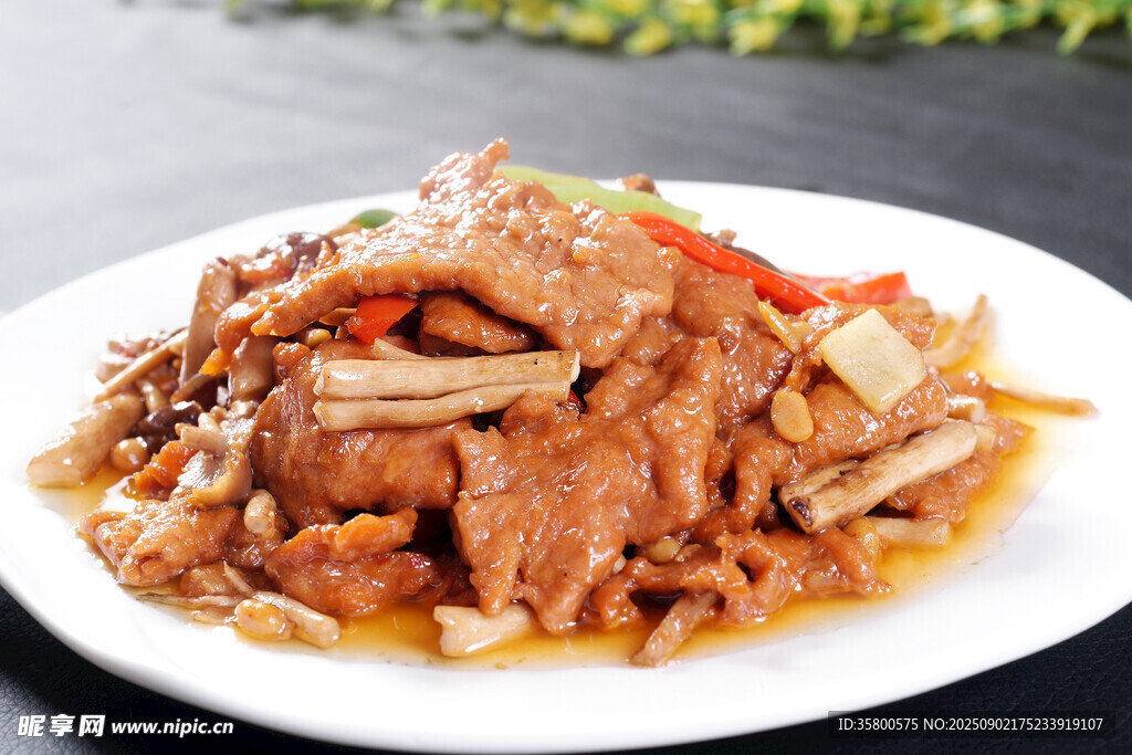 美味香辣孜然炒肉片