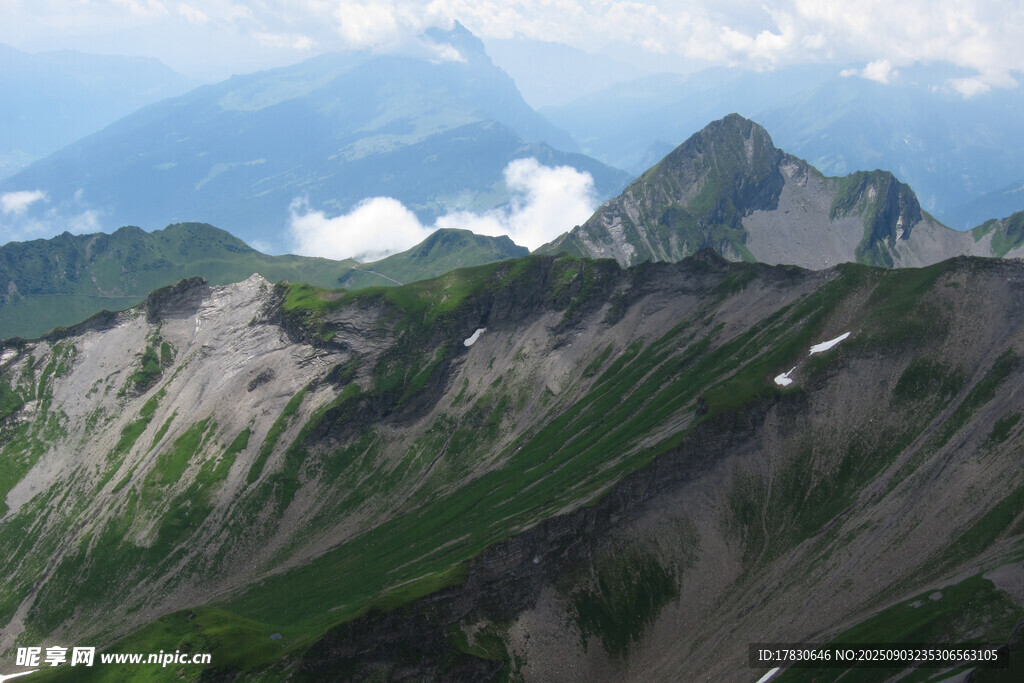 壮丽高山景色