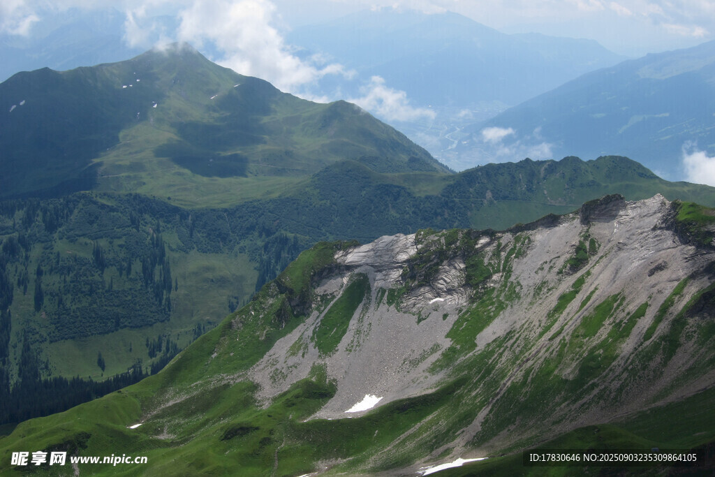 高山绿野美景