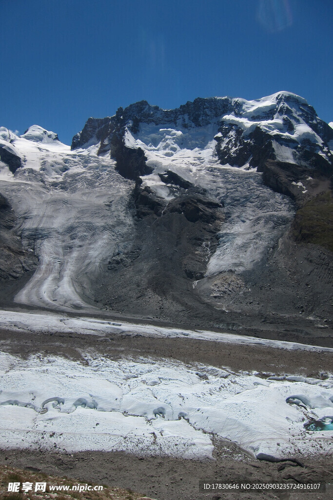 壮丽雪山冰川景观
