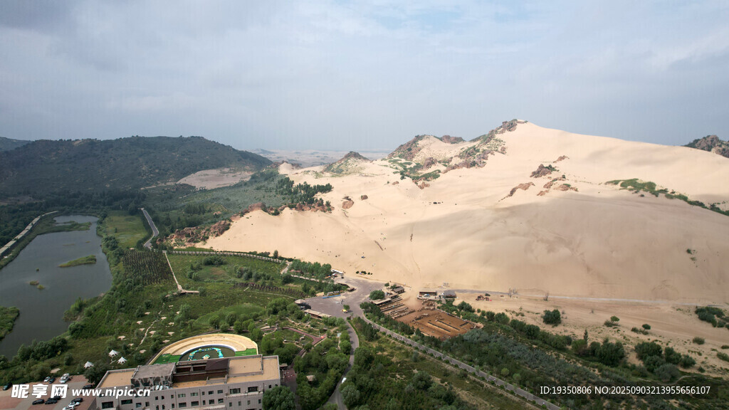 内蒙古玉龙沙湖景区航拍