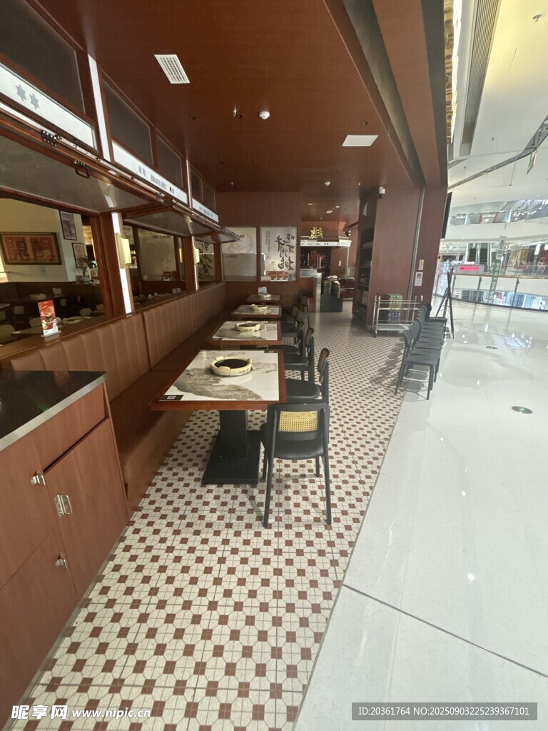 复古风格餐厅室内场景