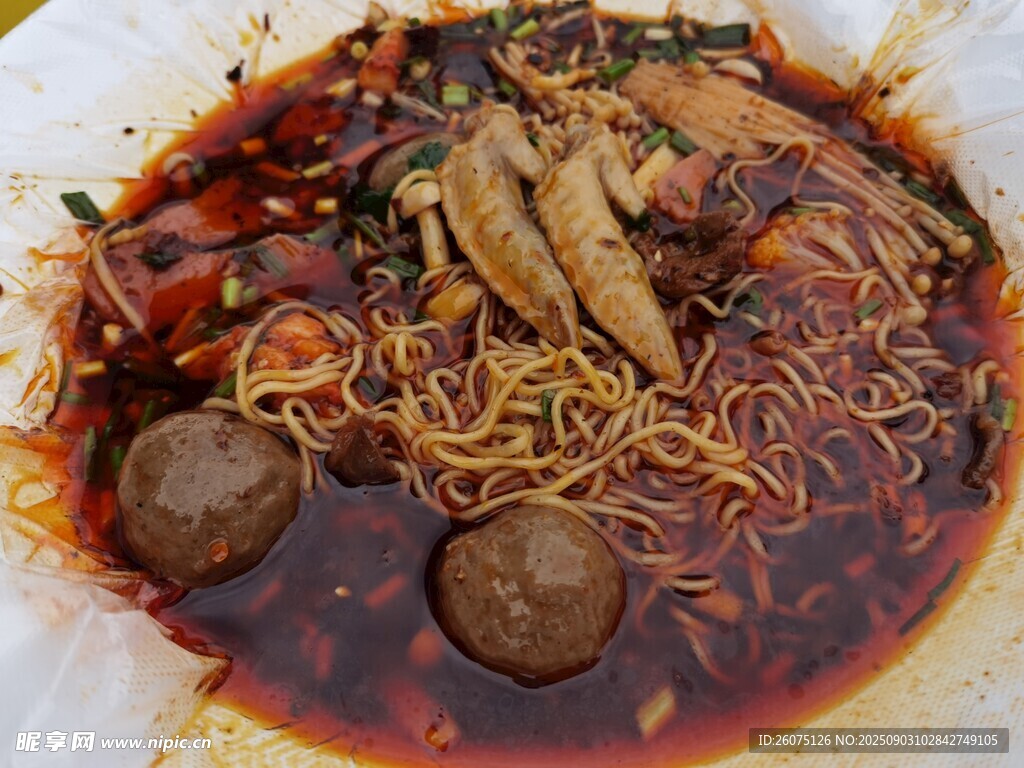 香辣美味丸子麻辣烫