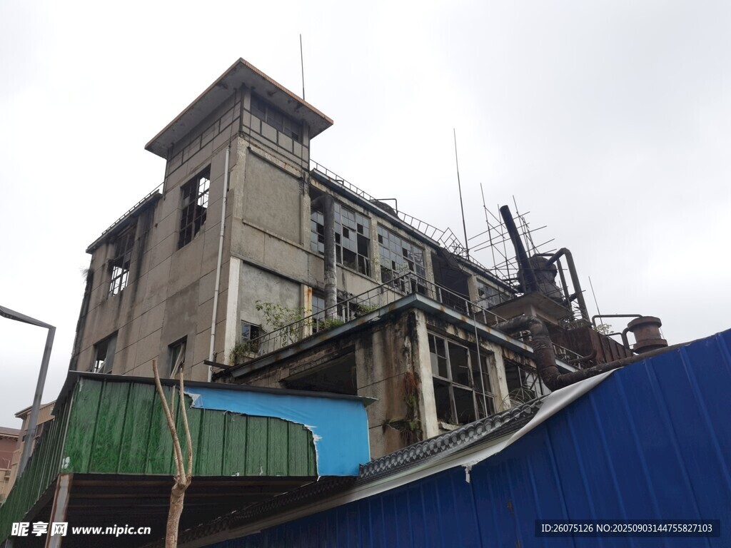 老旧废弃建筑外观