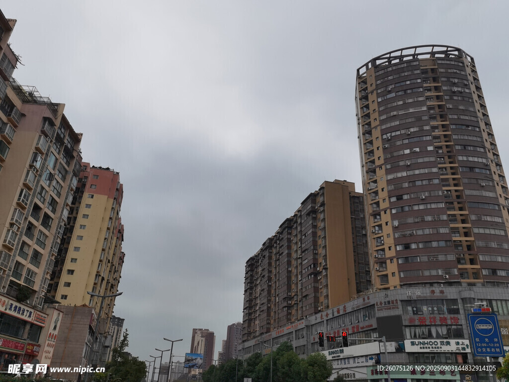 城市高楼林立景象