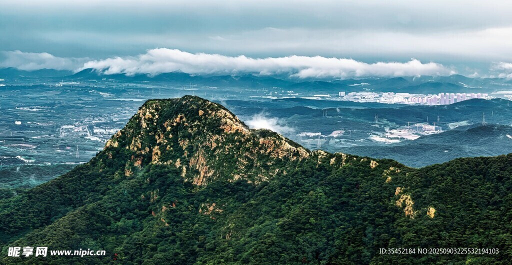 山峦云海