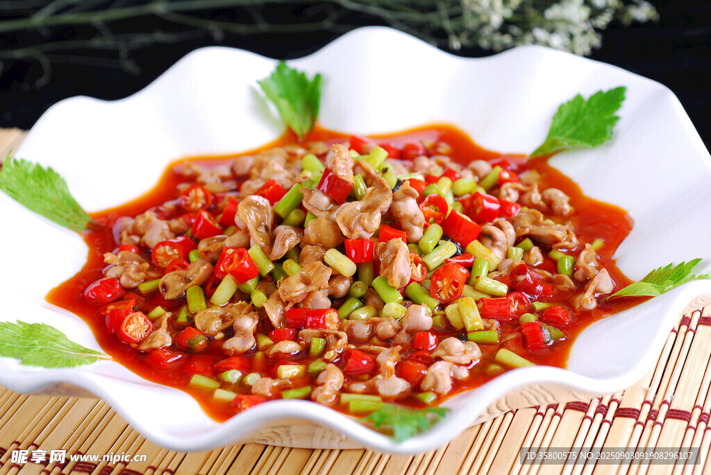 美味红椒炒肉末