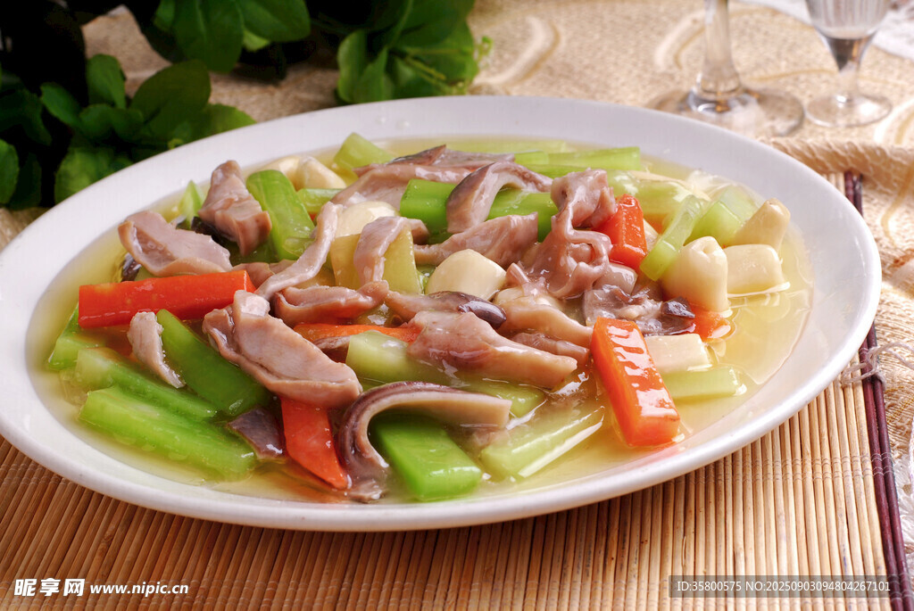 青椒肉丝炒白菜