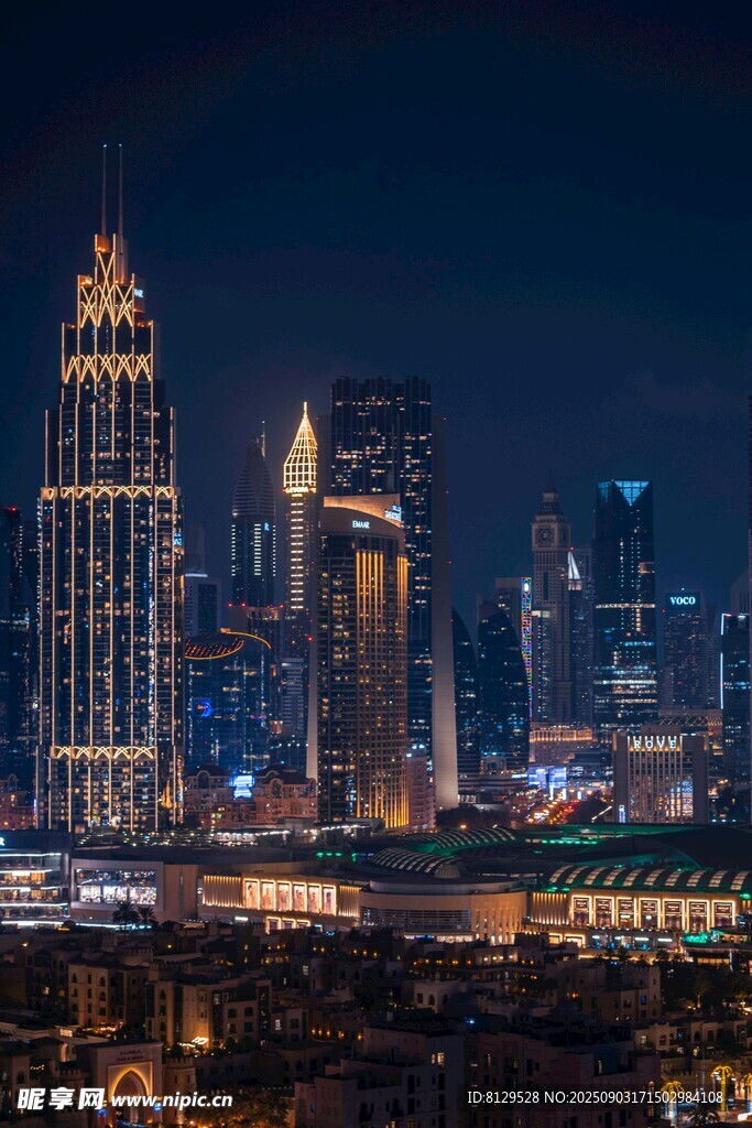繁华都市夜景璀璨灯火