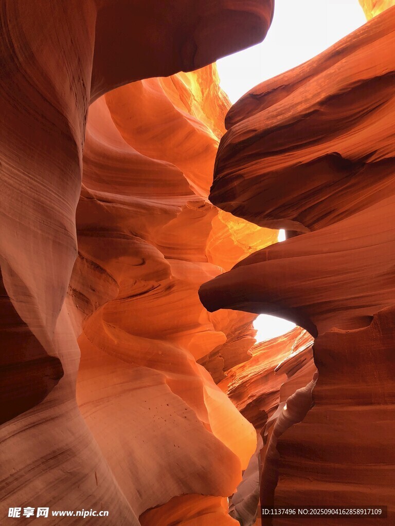羚羊峡谷独特岩石景观