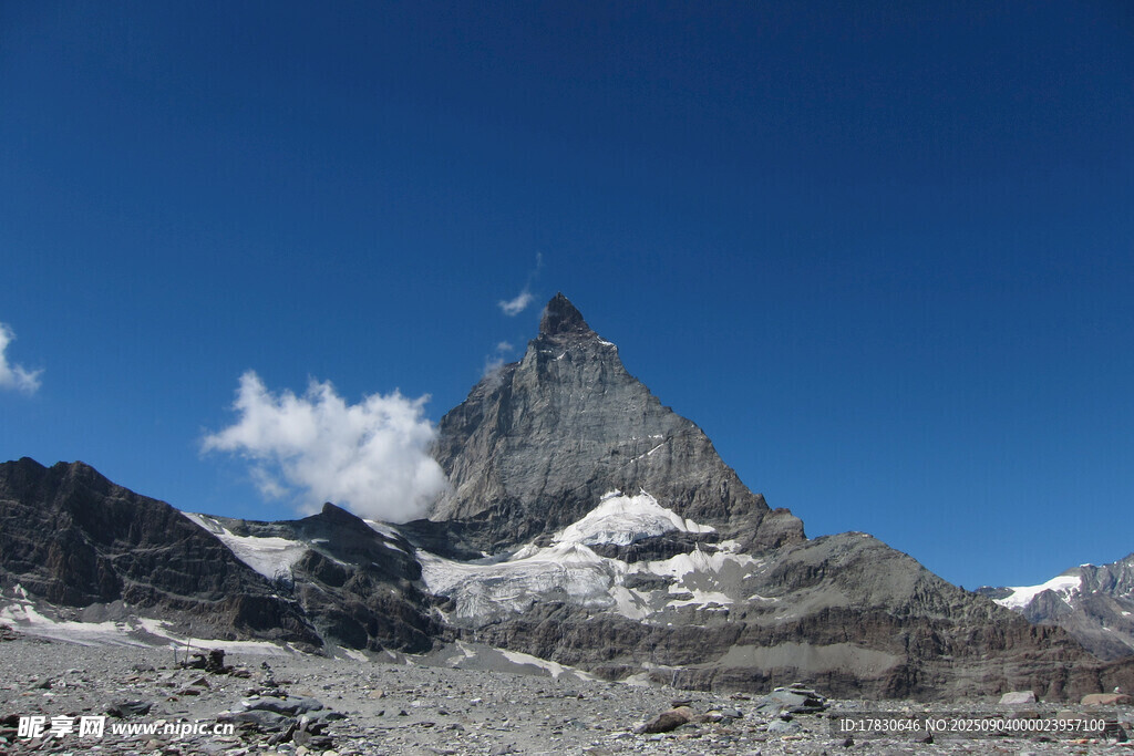 马特洪峰壮丽山景