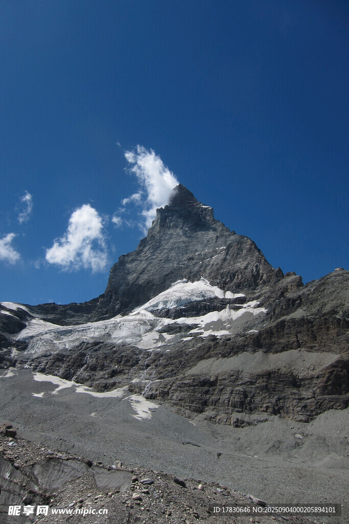 马特洪峰壮丽雪山景观