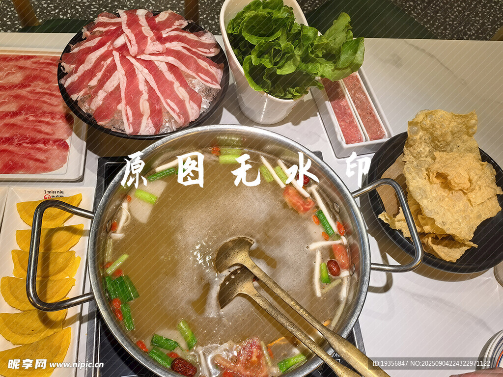 丰盛火锅美食诱人场景