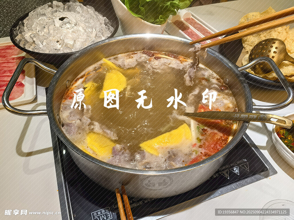 美味火锅涮煮食材瞬间