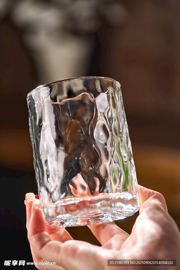 玻璃杯