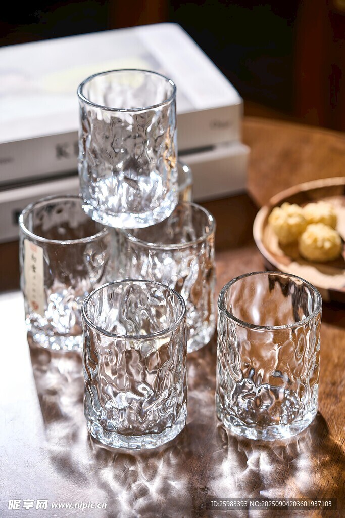 玻璃杯